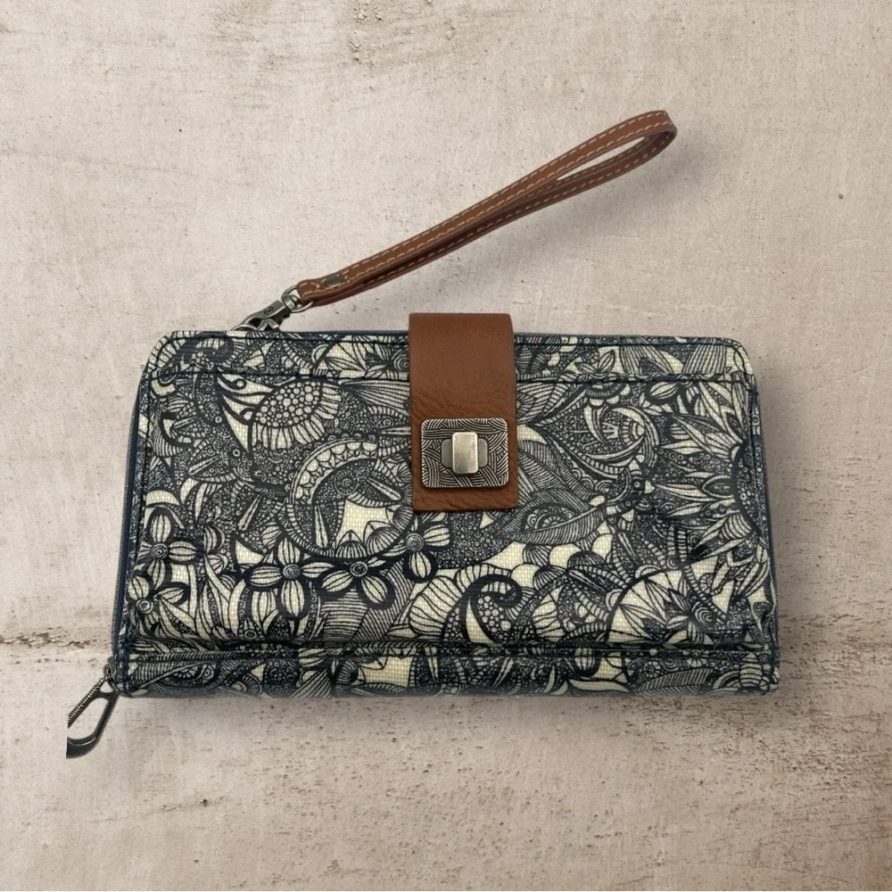 Sakroots Artist Circle Smartphone Wallet, Detachable Wristlet Strap Navy & Tan